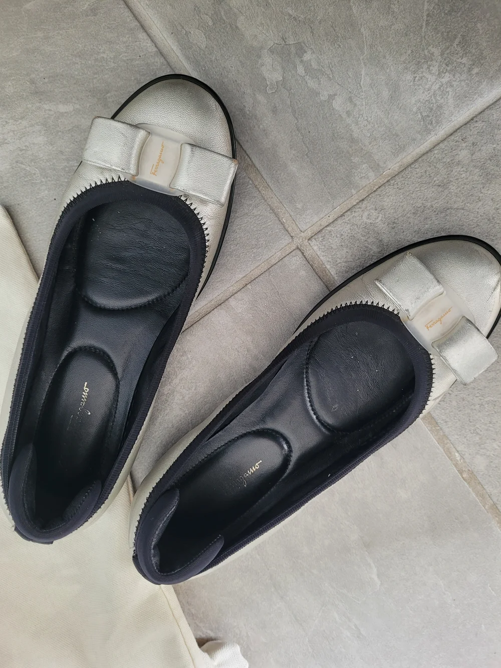 Salvatore Ferragamo Silver Vara Bow Ballet Flats - Picture 3 of 5